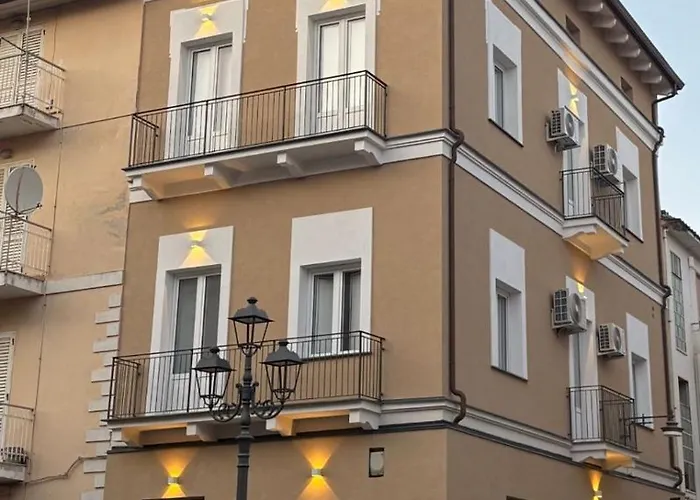 לינה וארוחת בוקר Sapri 4*